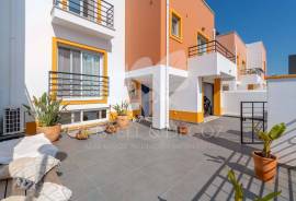 Amazing 4 bedroom villa with pool , garage & Large basement. Tavira