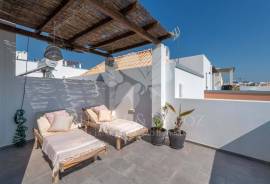 Contemporary 4 bedroom villa, perfect for families and second home buyers. Tavira