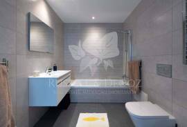 Contemporary 4 bedroom villa, perfect for families and second home buyers. Tavira