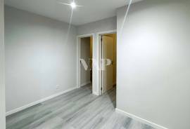 Renovated 2-Bedroom Apartment 900m from Quarteira Beach