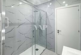 Renovated 2-Bedroom Apartment 900m from Quarteira Beach