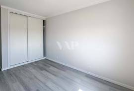 Renovated 2-Bedroom Apartment 900m from Quarteira Beach