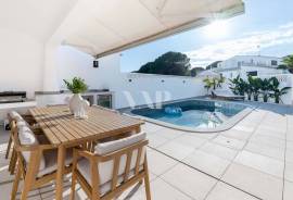 Fully Renovated 4-Bedroom Villa with Saltwater Pool in Vale do Garrão, Vale do Lobo