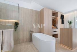 Fully Renovated 4-Bedroom Villa with Saltwater Pool in Vale do Garrão, Vale do Lobo