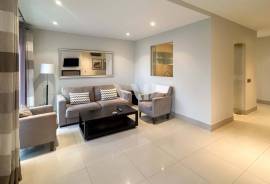 Luxury 2-Bedroom Apartment with Pool View in Pine Hills, Vila Sol – Vilamoura