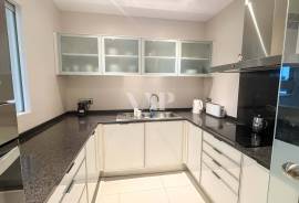 Luxury 2-Bedroom Apartment with Pool View in Pine Hills, Vila Sol – Vilamoura