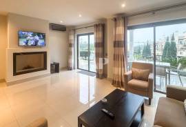 Luxury 2-Bedroom Apartment with Pool View in Pine Hills, Vila Sol – Vilamoura