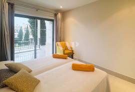 Luxury 2-Bedroom Apartment with Pool View in Pine Hills, Vila Sol – Vilamoura