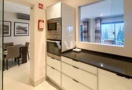 Luxury 2-Bedroom Apartment with Pool View in Pine Hills, Vila Sol – Vilamoura
