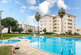 Renovated 2-Bedroom Apartment with Pool in Vilamoura