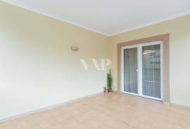 Renovated 2-Bedroom Apartment with Pool in Vilamoura