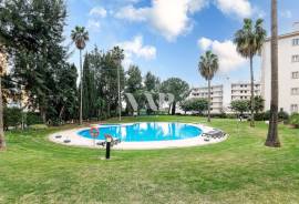 Renovated 2-Bedroom Apartment with Pool in Vilamoura