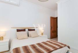 Renovated 2-Bedroom Apartment with Pool in Vilamoura