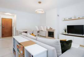 Renovated 2-Bedroom Apartment with Pool in Vilamoura