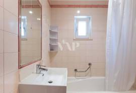 Renovated 2-Bedroom Apartment with Pool in Vilamoura