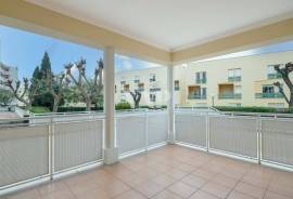 Renovated 2-Bedroom Apartment with Pool in Vilamoura