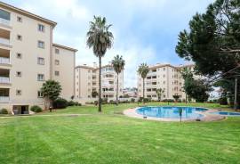 Renovated 2-Bedroom Apartment with Pool in Vilamoura