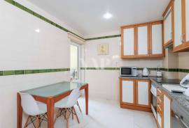 Renovated 2-Bedroom Apartment with Pool in Vilamoura