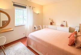 1-Bedroom Apartment with Private Rooftop in Vilamoura