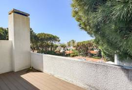 1-Bedroom Apartment with Private Rooftop in Vilamoura