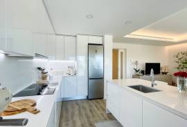 Modern 2-Bedroom Apartment with Panoramic Views in Faro