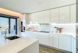 Modern 2-Bedroom Apartment with Panoramic Views in Faro