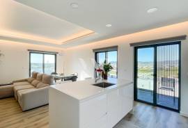 Modern 2-Bedroom Apartment with Panoramic Views in Faro
