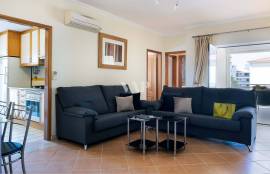 2 bedroom flat in Vilamoura for sale, set in private condominium