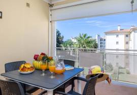 2 bedroom flat in Vilamoura for sale, set in private condominium