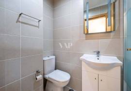 2 bedroom flat in Vilamoura for sale, set in private condominium