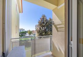 2 bedroom flat in Vilamoura for sale, set in private condominium
