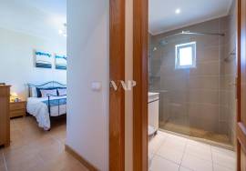 2 bedroom flat in Vilamoura for sale, set in private condominium