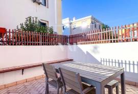 2-Bedroom Apartment with Private Terrace and Parking in Vilamoura Marina