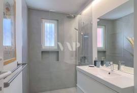 2-Bedroom Apartment with Private Terrace and Parking in Vilamoura Marina