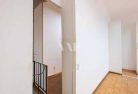 Commercial Store for Sale at Quinta Shopping – 30m² with Basement | Quinta do Lago