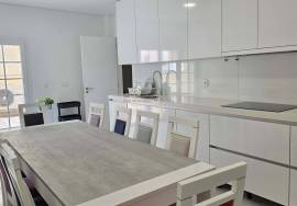 Modern 3 bedroom apartment with terrace, 2 parking spaces and storage room | Recent Construction (2023)