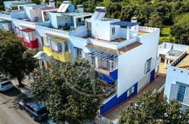 Furnished 5 Bedroom Tavira villa with large sun terraces