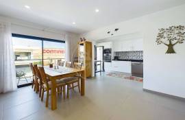 Fully furnished 3 Bedroom Tavira Penthouse Apartment with large Garage