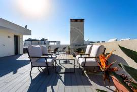 Fully furnished 3 Bedroom Tavira Penthouse Apartment with large Garage
