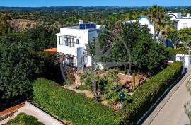 Mediterranean 3 Bed Villa with mature garden in Quinta do Perogil, Tavira