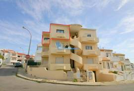 Renovated 1+1 bedroom apartment with balcony to the south and parking | Montechoro, Albufeira