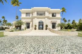 Masterpiece With Impressive Ocean Views Masterpiece With Impressive Ocean Views