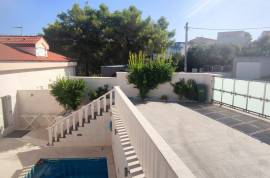 One apartment in a house with only 4 apartments in total For Sale in Okrug Donji Croatia