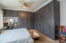 Luxury 5 Bed Villa For Sale in Blue Water Creek Estate Zwavelpoort South Africa