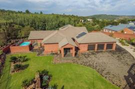 Luxury 5 Bed Villa For Sale in Blue Water Creek Estate Zwavelpoort South Africa