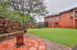 Luxury 5 Bed Villa For Sale in Blue Water Creek Estate Zwavelpoort South Africa
