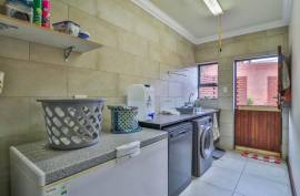 Luxury 5 Bed Villa For Sale in Blue Water Creek Estate Zwavelpoort South Africa