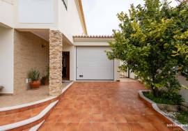 Semi-detached  3+1 Bedroom Villa - Lagos