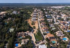 3 bedroom semi-detached luxury villa with sea views within walking distance of the centre of Praia da Luz
