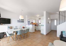 T2+1 villa in Lagos with sea views & communal pool